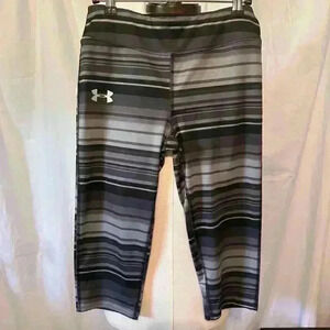 Under Armour Youth Large Grey Black Cropped Athletic Yoga Pants. EUC